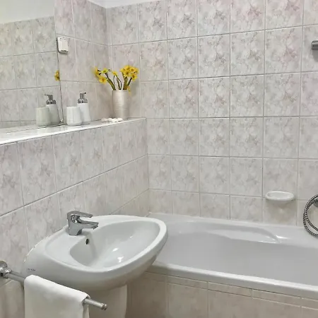 Gyongyvirag Apartman Apartament